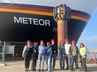 Teilnehmer der Besichtigung des Forschungsschiff METEOR IV