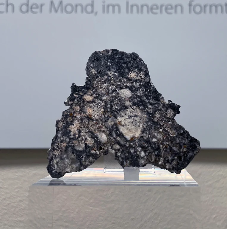 Mondmeteorit2.jpg