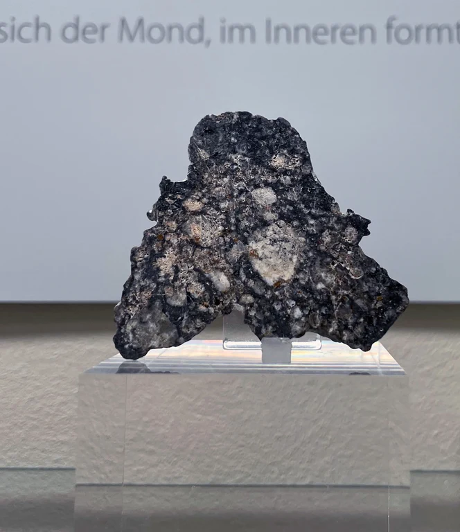 Mondmeteorit3.jpg
